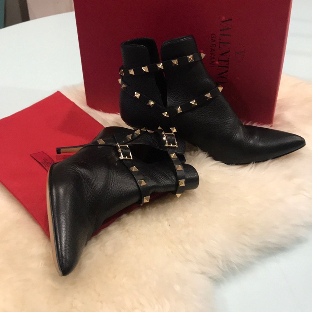 Valentino Rockstud booties, black, 39.5.